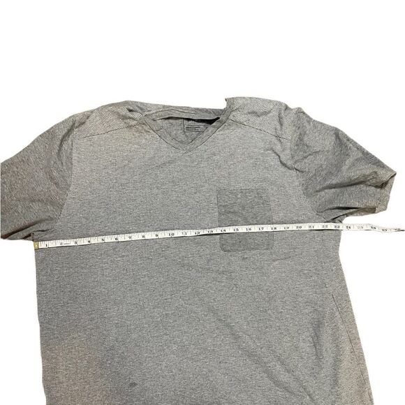 The North Face Gray t-shirt - Picture 3 of 5